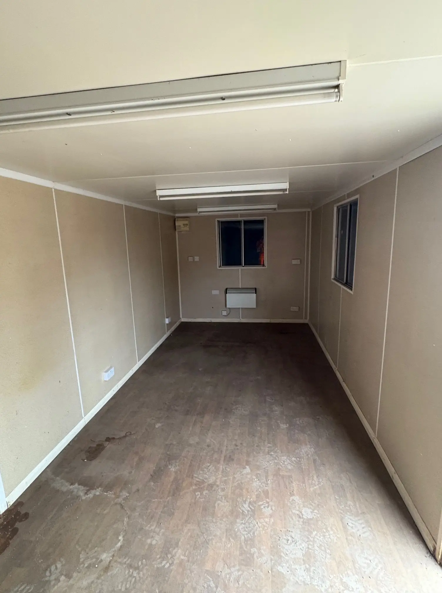 9 x 32ft Office Container