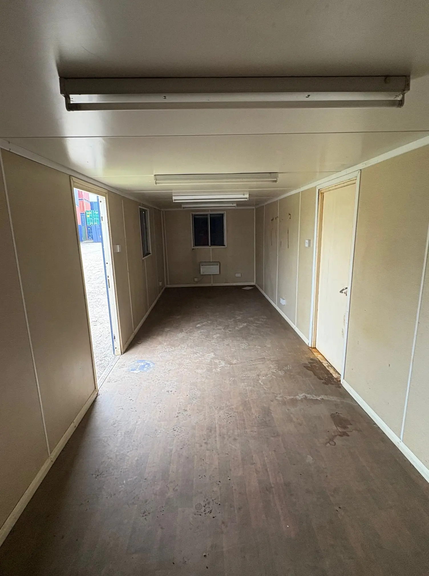 9 x 32ft Office Container