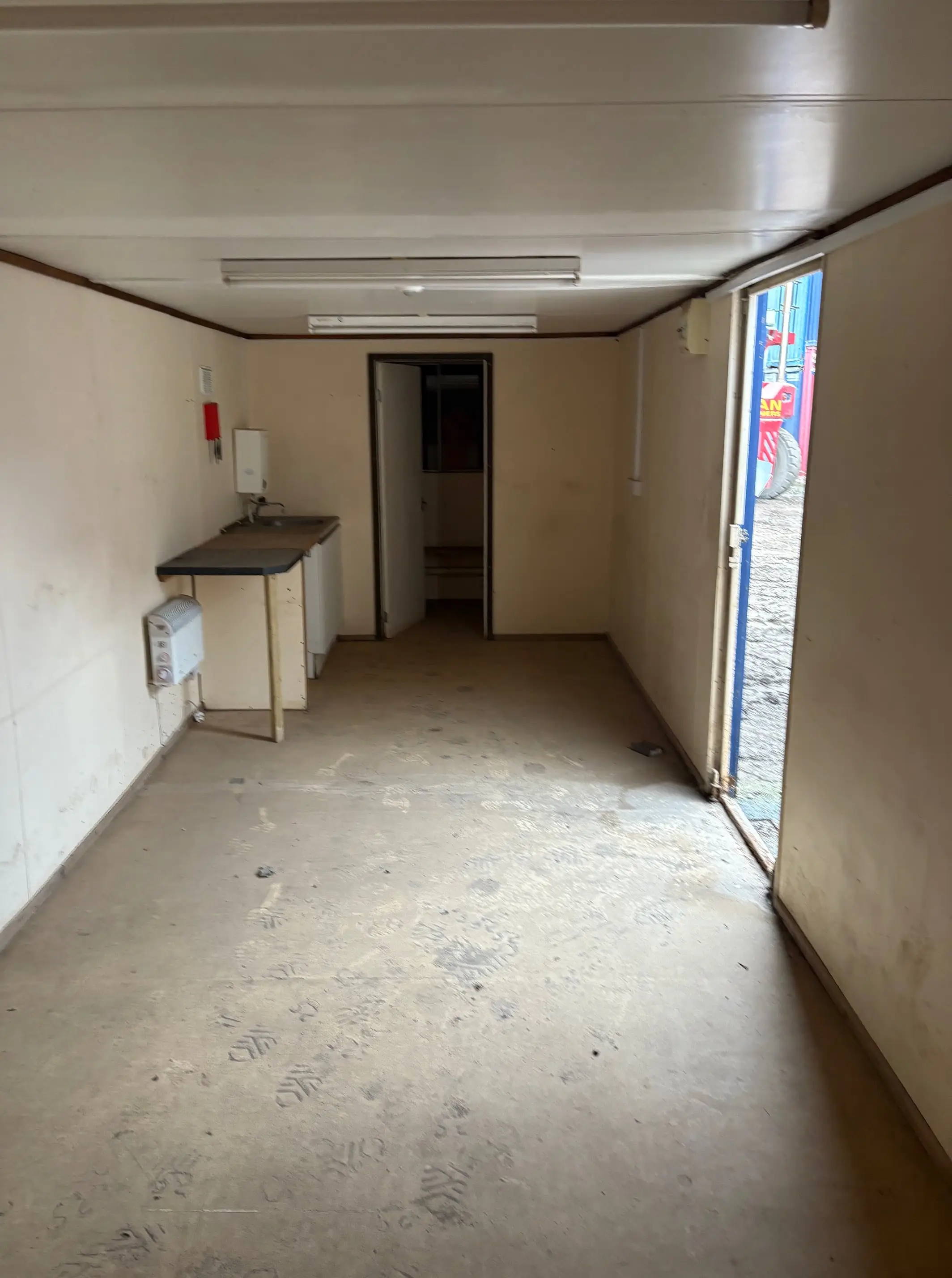 Converted 32ft Canteen Container