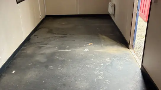 Ex hire fleet 9 x 24ft office with lifting eyes