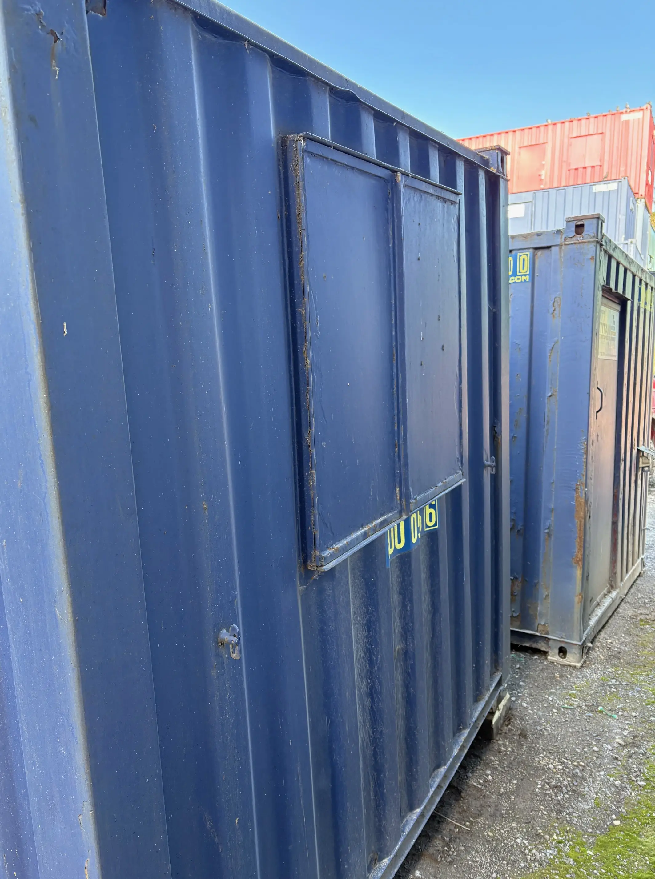 ex hire fleet 20ft Canteen used condition. Lifting eyes rather than corner castings