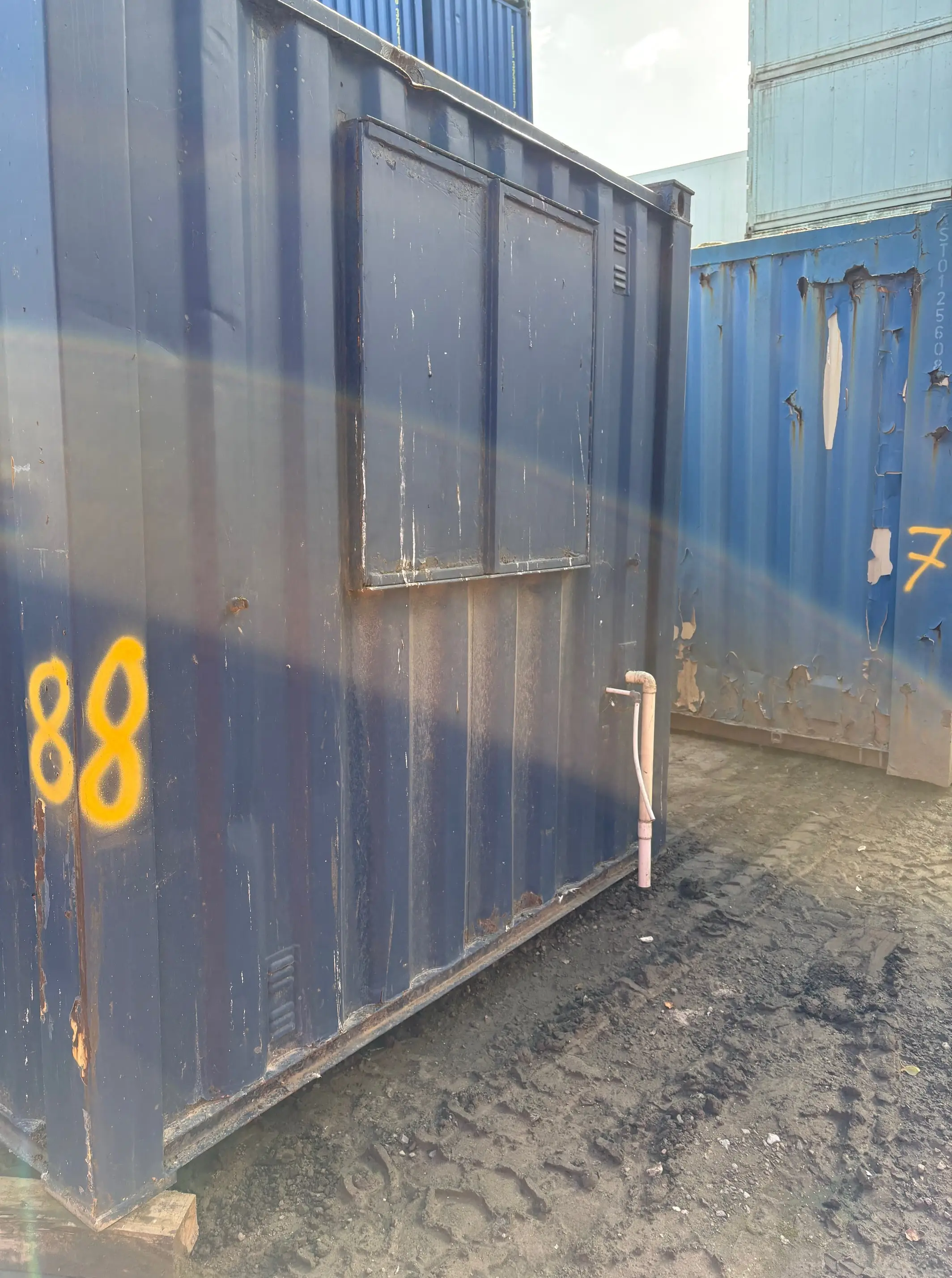 ex hire fleet 20ft Canteen used condition. Lifting eyes rather than corner castings